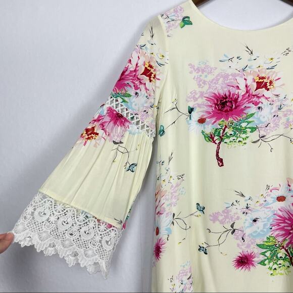 Davi & Dani | Ivory Cream Floral Bell Sleeve Boho Tunic Mini Dress - Picture 5 of 10